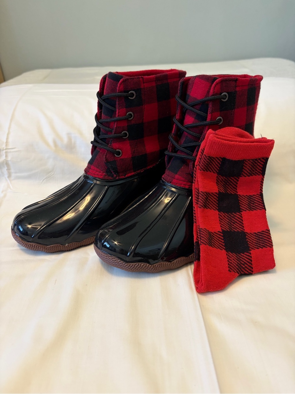 Jessica Carlyle Red Black Buffalo Plaid Duck Boots with Matching Socks